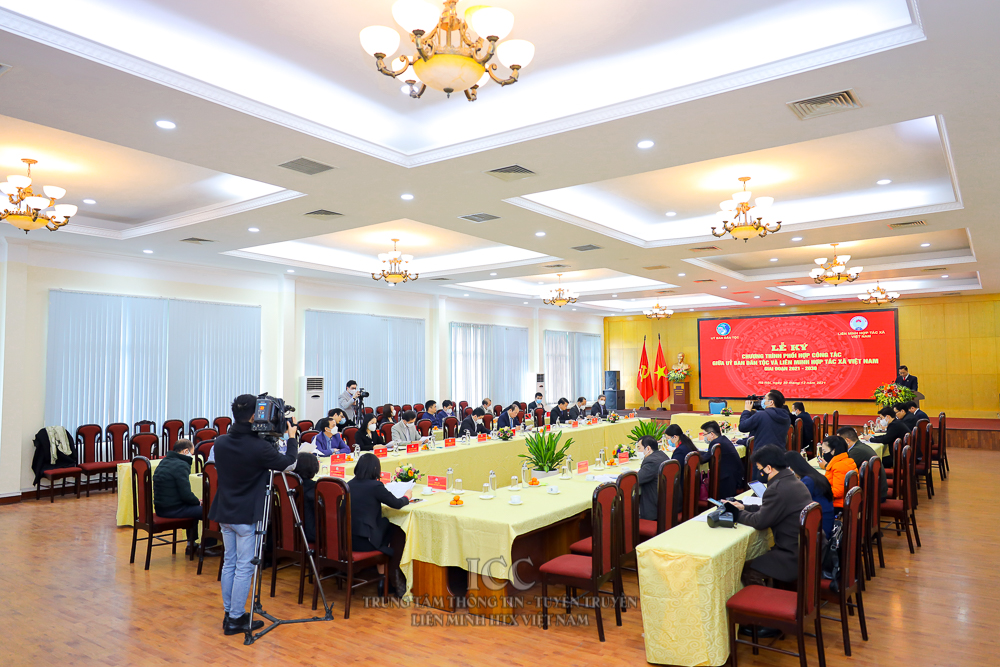 Lễ ký kết chương trình phối hợp công tác giữa Uỷ ban dân tộc và Liên minh Hợp tác xã Việt Nam giai đoạn 2021-2030
