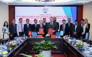 Mr. Ariel Guarco, President of International Cooperative Alliance (ICA) pays a working visit to Vietnam Cooperative Alliance (VCA)