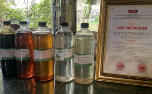 Dầu Fo-r  của HTX Dịch vụ tổng hợp Thắng Lợi tỉnh Yên Bái  được vinh danh Top 10 sản phẩm chất lượng vàng Châu Á - Thái Bình Dương Dầu Fo-r  của HTX Dịch vụ tổng hợp Thắng Lợi tỉnh Yên Bái  được vinh danh Top 10 sản phẩm chất lượng vàng Châu Á - Thái Bình Dương