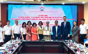 Kỷ niệm chương vì sự nghiệp HTX: Ghi nhận dấu ấn hợp tác bền vững vì sự phát triển Hợp tác xã Kỷ niệm chương vì sự nghiệp HTX: Ghi nhận dấu ấn hợp tác bền vững vì sự phát triển Hợp tác xã