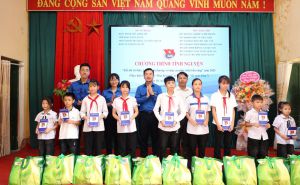 Đoàn thanh niên Liên minh Hợp tác xã Việt Nam triển khai Chiến dịch “Kỳ nghỉ hồng” Đoàn thanh niên Liên minh Hợp tác xã Việt Nam triển khai Chiến dịch “Kỳ nghỉ hồng”