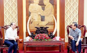 Bí thư Tỉnh ủy An Giang Lê Hồng Quang tiếp Chủ tịch Liên minh Hợp tác xã Việt Nam Bí thư Tỉnh ủy An Giang Lê Hồng Quang tiếp Chủ tịch Liên minh Hợp tác xã Việt Nam