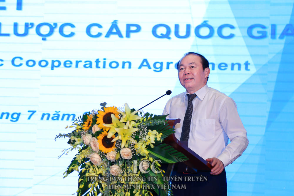 Đồng chí Nguyễn Ngọc Bảo, Bí thư Đảng đoàn, Chủ tịch Liên minh HTX Việt Nam phát biểu tại lễ ký kết