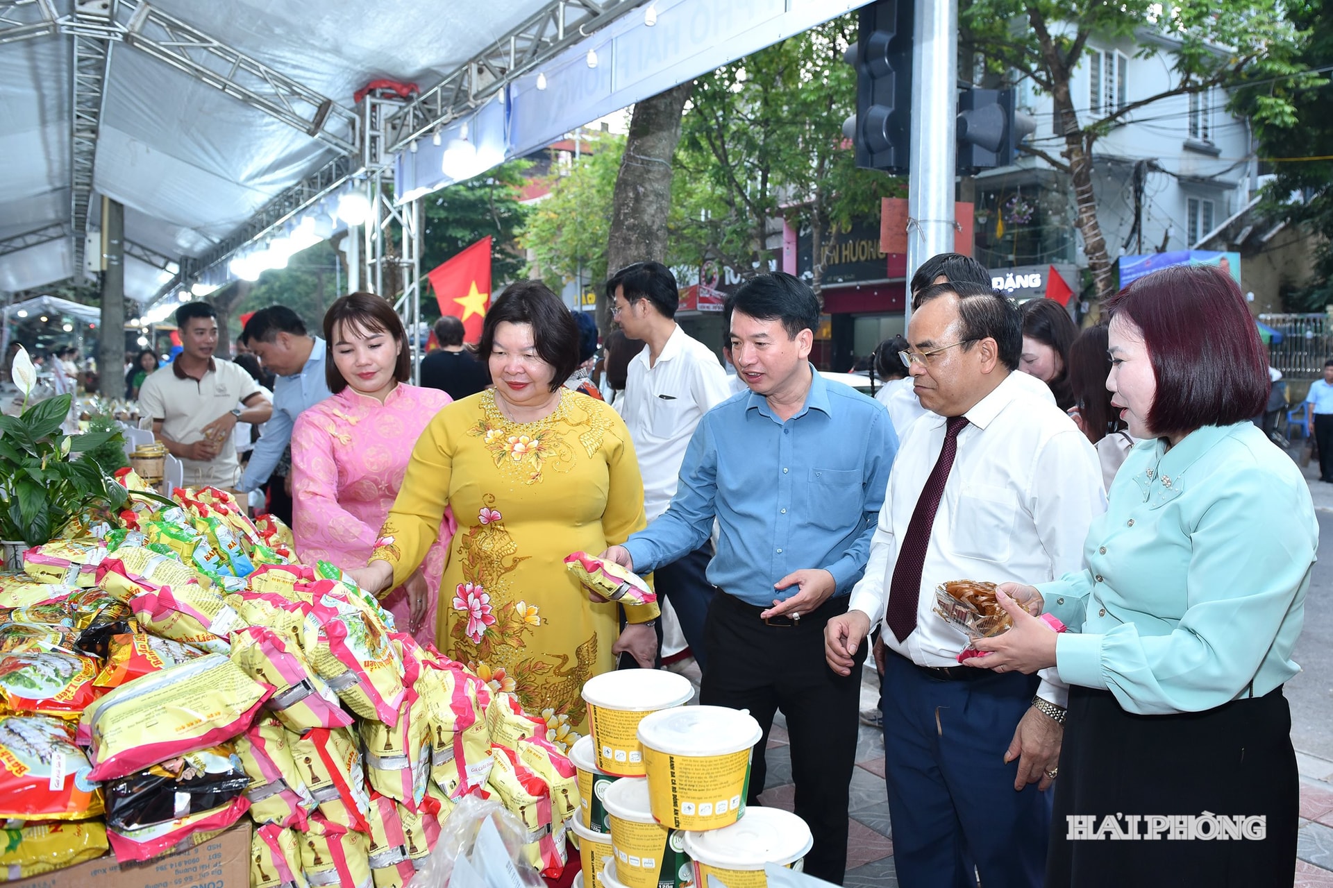 Ngày hội Hợp tác xã Hải Phòng giới thiệu hàng trăm sản phẩm OCOP, đặc sản vùng miền