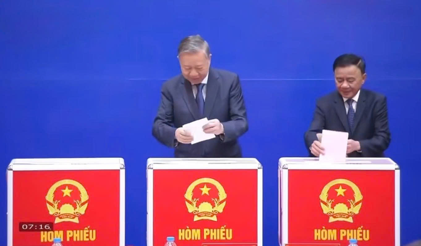 Hà Nội “mở màn” bầu cử: Hơn 1 triệu cử tri đi bỏ phiếu chỉ sau 2 giờ